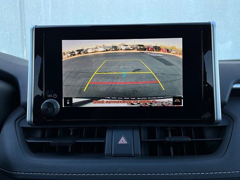 Used 2025 Toyota RAV4 XLE image 31