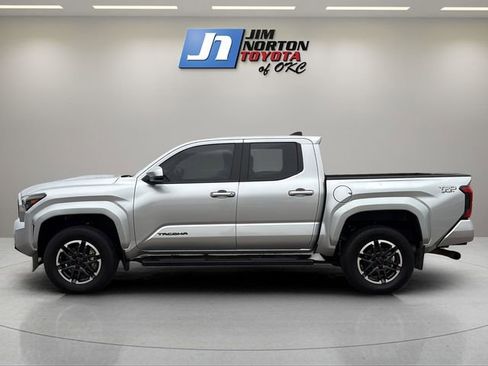 Used 2024 Toyota Tacoma TRD Sport RWD image 8