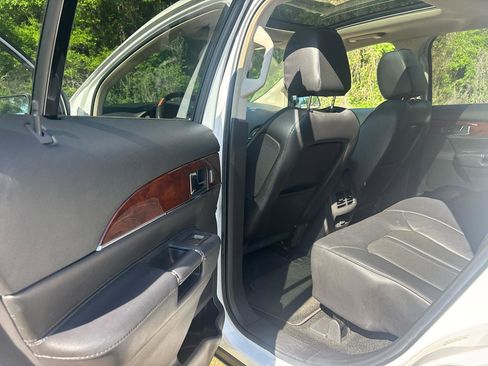 Used 2013 Lincoln MKX FWD image 13