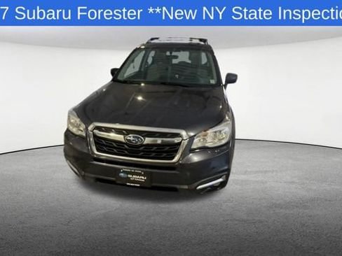 Used 2017 Subaru Forester 2.5i Premium w/ All-Weather Package image 3