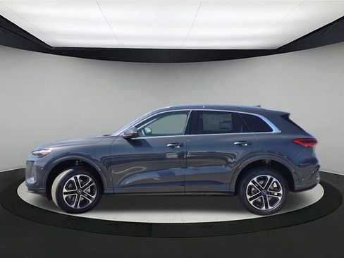 New 2025 Audi Q5 Premium w/ Convenience Package image 4