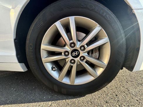 Used 2017 Hyundai Sonata SE FWD image 12