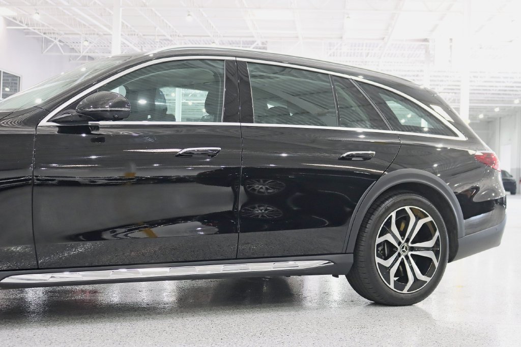 Used 2025 Mercedes-Benz E 450 4MATIC All-Terrain Wagon w/ Leather Package image 3
