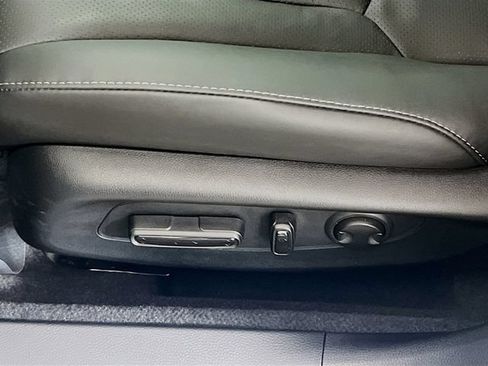 Used 2025 Honda Accord EX-L image 17
