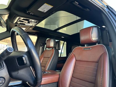 Used 2023 GMC Yukon Denali Ultimate AWD/4WD image 15