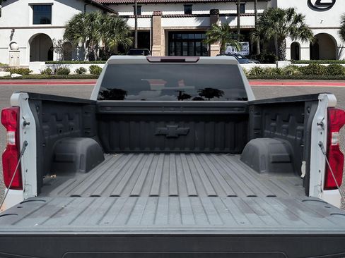 Used 2022 Chevrolet Silverado 1500 LTZ AWD/4WD image 8