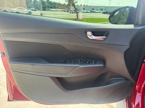 Used 2022 Hyundai Accent SEL FWD image 13
