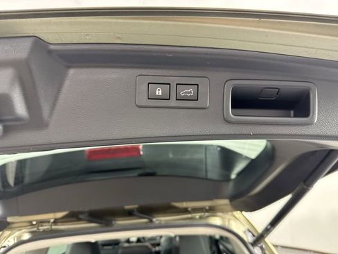 Used 2023 Subaru Forester Touring AWD/4WD image 34