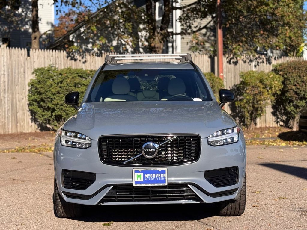 Used 2022 Volvo XC90 T8 R-Design w/ Advanced Package AWD/4WD image 9