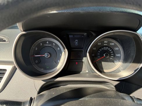 Used 2017 Hyundai Elantra GT image 14