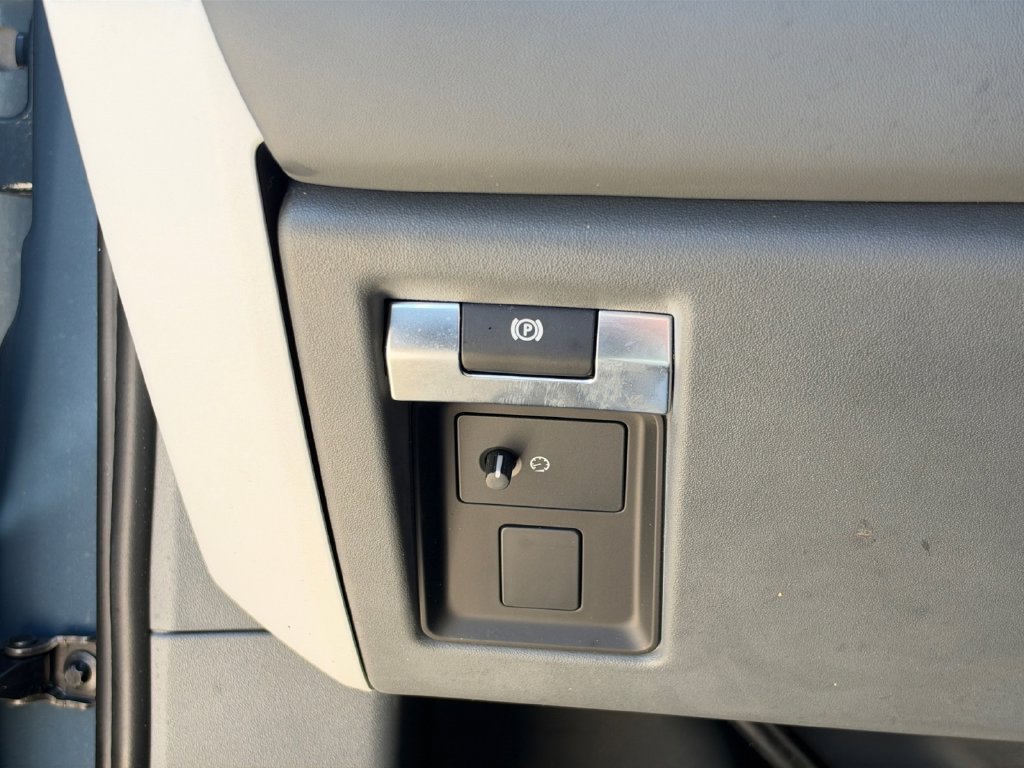 Used 2025 Land Rover Defender 110 S AWD/4WD image 25