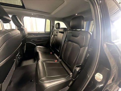 Used 2023 Jeep Grand Cherokee 30th Anniversary AWD/4WD image 15