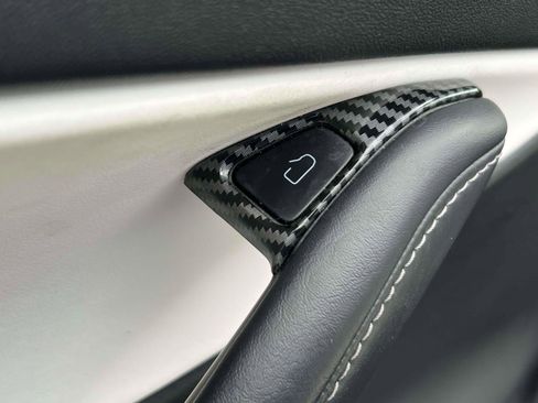 Used 2022 Tesla Model Y Performance image 21