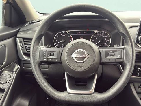 Used 2024 Nissan Rogue S image 18