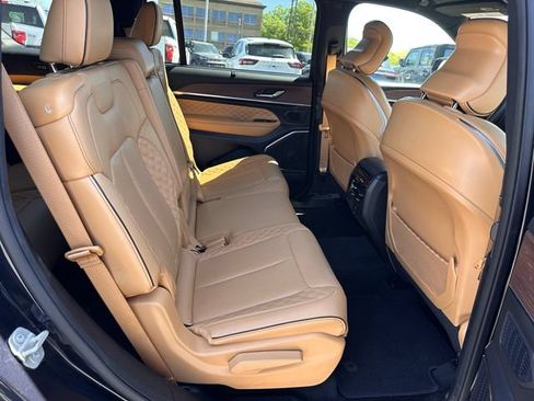 Used 2024 Jeep Grand Cherokee L Summit w/ Luxury Tech Group V AWD/4WD image 26