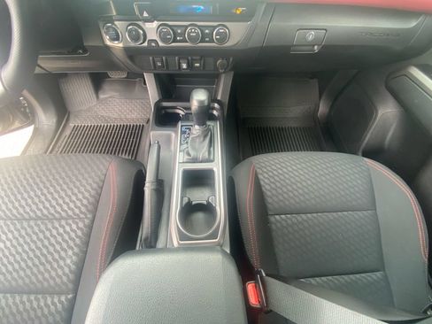 Used 2023 Toyota Tacoma SR5 AWD/4WD image 11