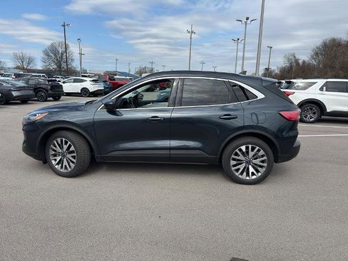 Certified 2022 Ford Escape Titanium w/ Class II Trailer Tow Package image 5