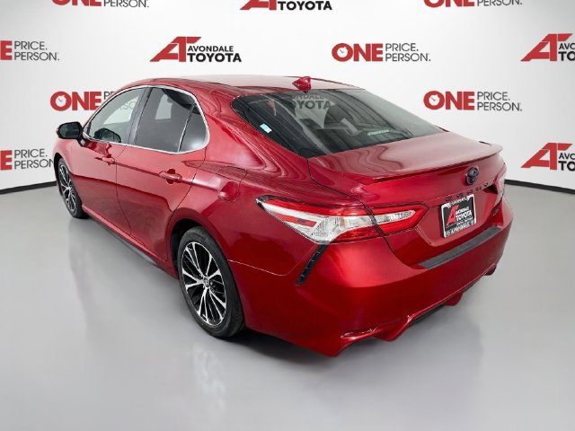 Certified 2020 Toyota Camry SE w/ Blackout Package FWD image 6