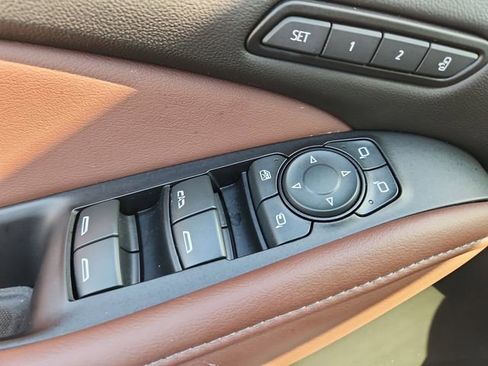 Certified 2021 Buick Enclave Avenir w/ Avenir Technology Package FWD image 22