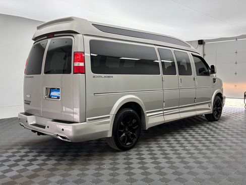 Used 2023 Chevrolet Express 2500 Extended RWD image 8
