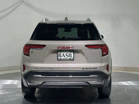 Used 2025 GMC Terrain Elevation w/ Elevation Premium Package AWD/4WD image 12