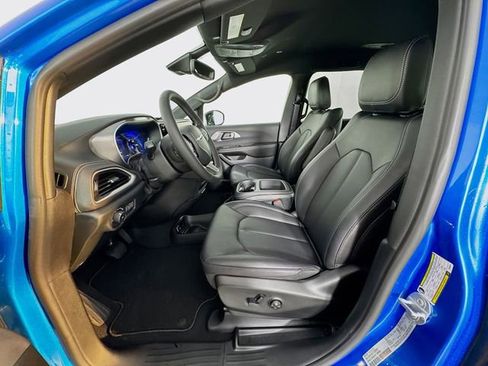 New 2026 Chrysler Pacifica Select image 23