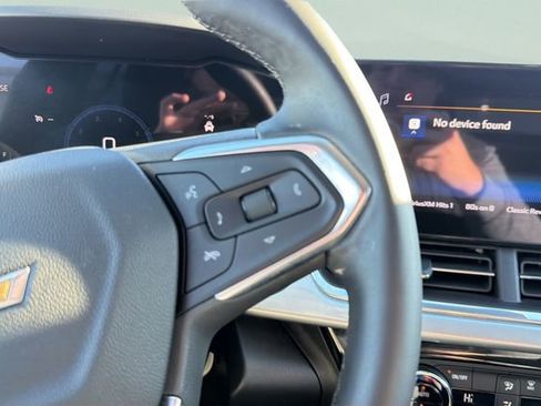 Certified 2025 Chevrolet Trax LT w/ Driver Confidence Package image 23