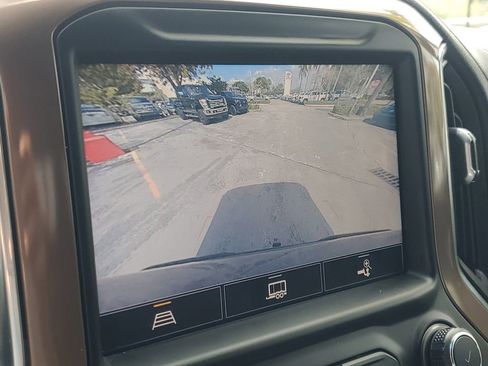 Used 2021 Chevrolet Silverado 1500 High Country image 25