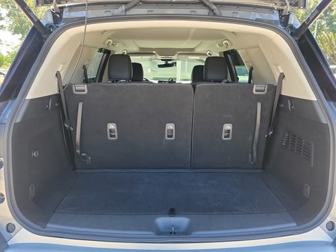 Certified 2025 Nissan Pathfinder SL w/ SL Premium Package FWD image 11