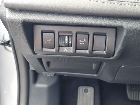 Used 2025 Subaru Outback Limited AWD/4WD image 25