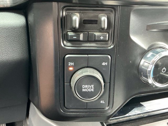Used 2025 Ford F350 Lariat AWD/4WD image 36