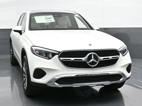 New 2025 Mercedes-Benz GLC 300 4MATIC image 4