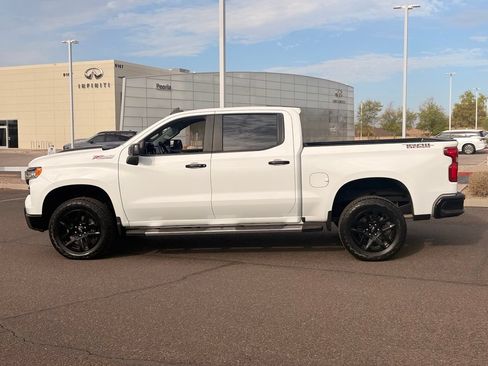 Used 2025 Chevrolet Silverado 1500 LT Trail Boss w/ Convenience Package II AWD/4WD image 3