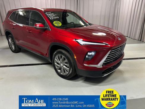 Used 2025 Buick Enclave Preferred w/ Super Cruise Package AWD/4WD image 1