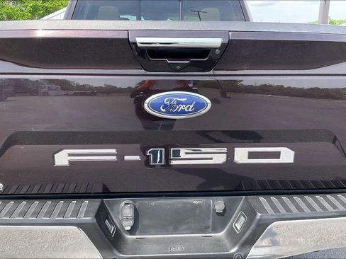 Used 2019 Ford F150 Lariat w/ Equipment Group 502A Luxury AWD/4WD image 27