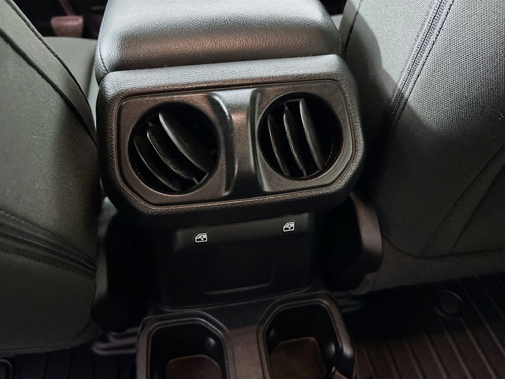 Used 2019 Jeep Wrangler Unlimited Sport S AWD/4WD image 23