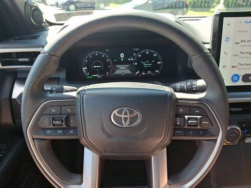 Used 2026 Toyota 4Runner TRD Off-Road Premium AWD/4WD image 18