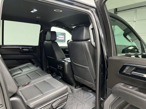 Used 2025 Chevrolet Suburban LT w/ Comfort Package image 51