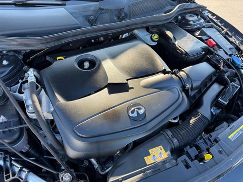 Used 2018 INFINITI QX30 Premium w/ Navigation Package AWD/4WD image 38