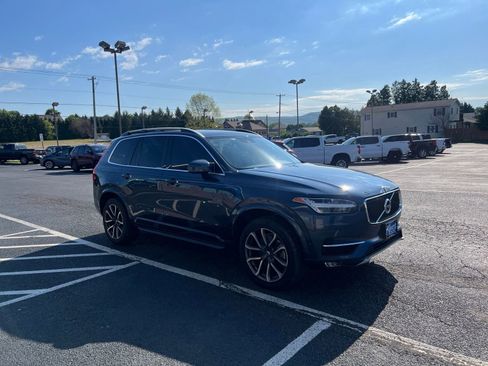 Used 2018 Volvo XC90 T5 Momentum w/ Convenience Package AWD/4WD image 7