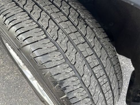 Used 2018 Jeep Grand Cherokee Laredo image 5