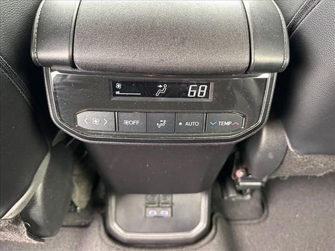 Used 2022 Toyota Highlander XSE image 16