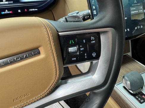 Used 2024 Land Rover Range Rover SE AWD/4WD image 19