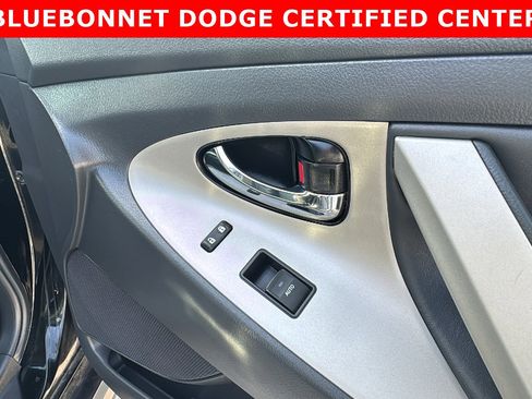 Used 2010 Toyota Camry image 29