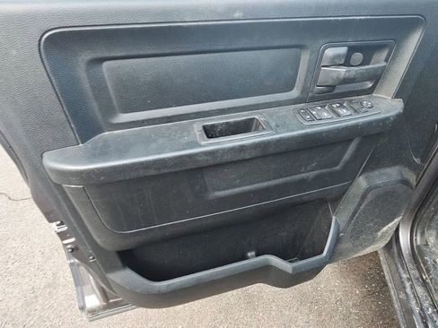 Used 2018 RAM 1500 Tradesman w/ Chrome Appearance Group RWD image 12