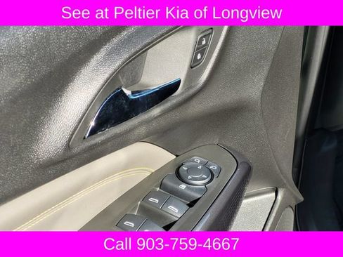Used 2025 Chevrolet Trax ACTIV w/ Sunroof Package FWD image 17