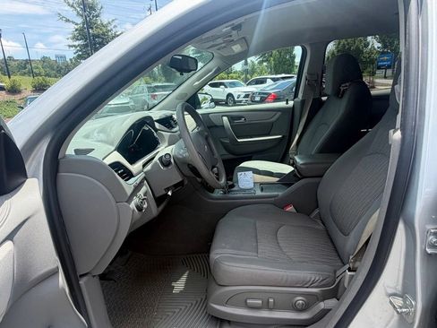 Used 2017 Chevrolet Traverse LS FWD image 10