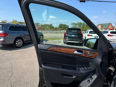 Used 2018 Mercedes-Benz GLS 450 4MATIC w/ Premium Package image 16
