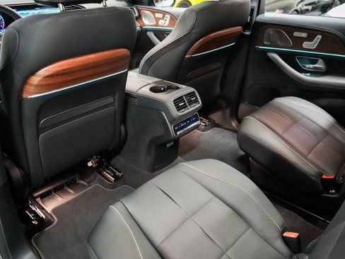 Used 2024 Mercedes-Benz GLS 580 4MATIC image 17