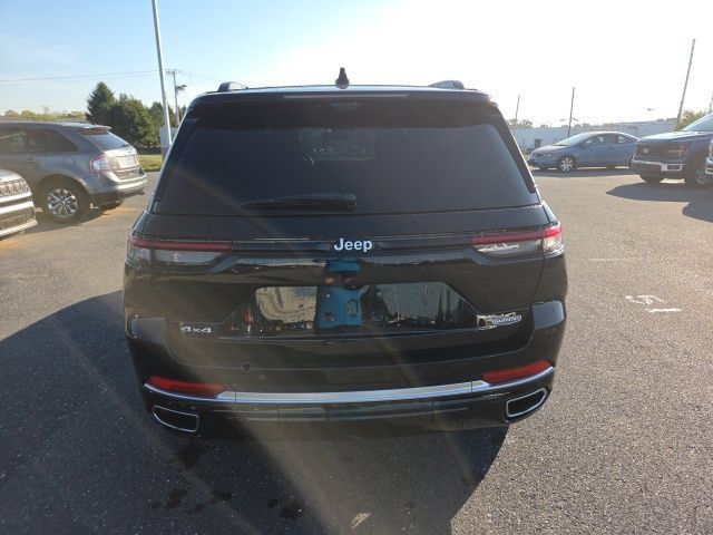 Used 2025 Jeep Grand Cherokee Summit AWD/4WD image 15